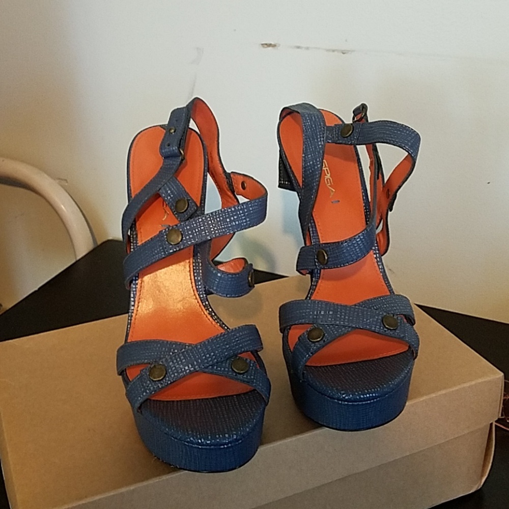 Shoes - Picture 2 of 5